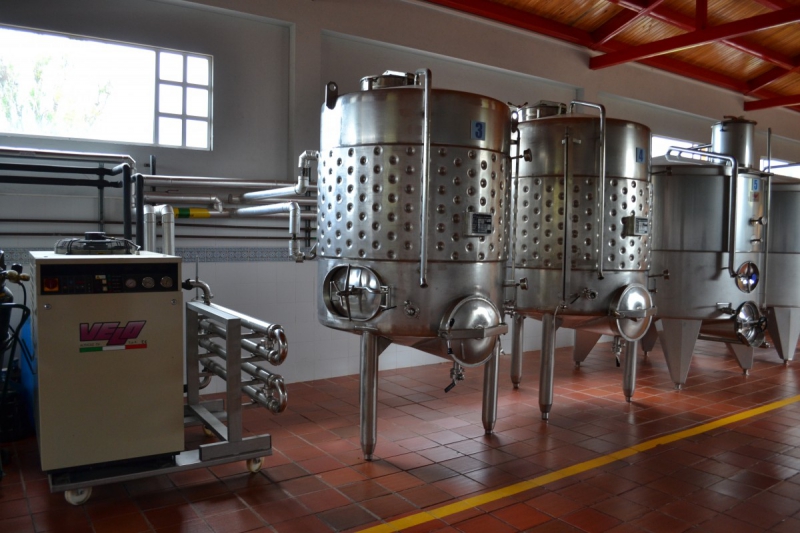 cave-SALERNES-min_wine_production_cantine_winery_drink_alcohol_vine_beverage-902036